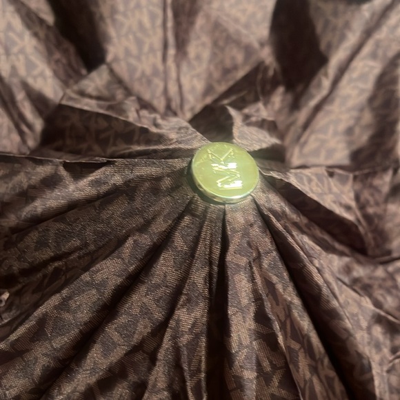 NWT Michael Kors Umbrella “MK” Logo Signature Design Brown - Picture 2 of 10